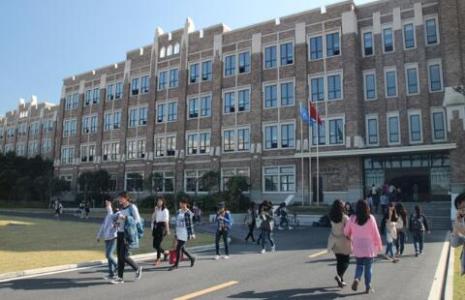 東興區(qū)東方科技職業(yè)技術學校學費、收費多少