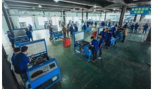 汽車(chē)制造與維修方向