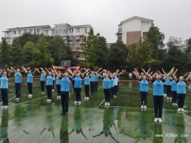 高二2班在廣播操比賽.jpg