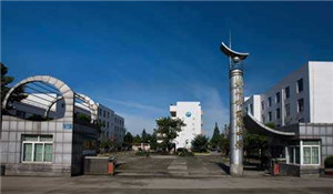 四川省彭州市麗春中學(xué)