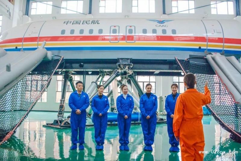 成都航空學(xué)校的地址在哪里