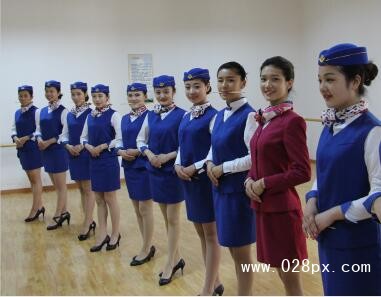 四川航空學(xué)校一年的學(xué)費是多少