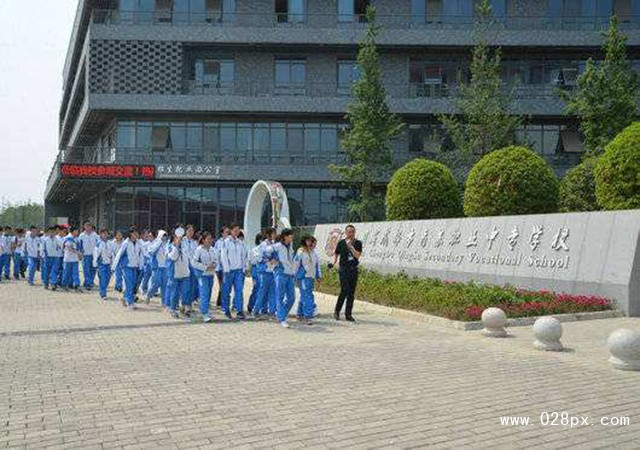 四川省成都市青蘇職業(yè)中專學(xué)校怎么樣