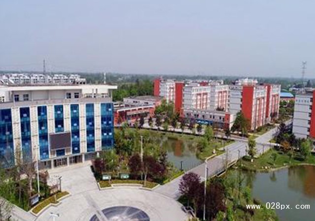 四川省衛(wèi)生學(xué)校的費用