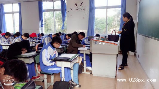 成都市洞子口職業(yè)高級(jí)中學(xué)校收費(fèi) 成都市洞子口職業(yè)高級(jí)中學(xué)校收費(fèi)