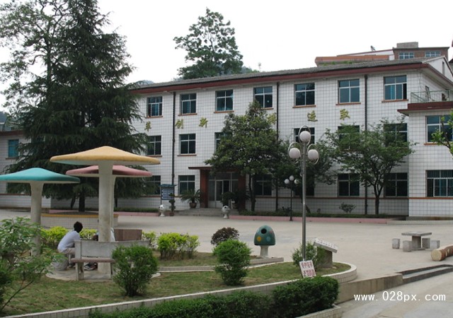 貴州省電子信息技師學(xué)院學(xué)費(fèi)多少