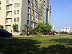 ?成都外語職業(yè)中專學(xué)校學(xué)費(fèi)多少