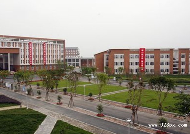 四川省什邡市職業(yè)中專學(xué)校地址