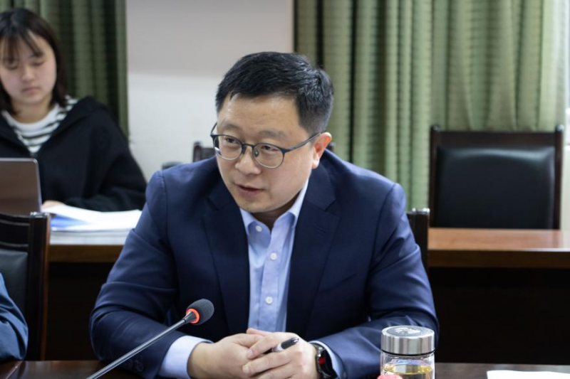 成都市社科聯（院）黨組成員、副主席、副院長 熊 平