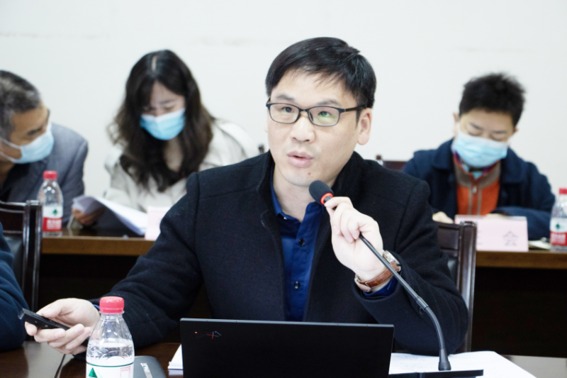 成都市應用心理學研究會秘書處主任 覃 沛
