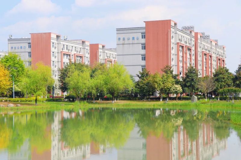 成都鐵路衛(wèi)生學校校園環(huán)境